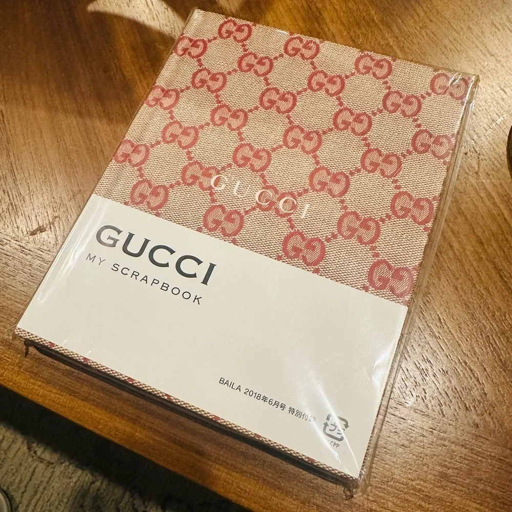 NEW GUCCI My Scrapbook with Red Beige Canvas Cover Monogram GG Design